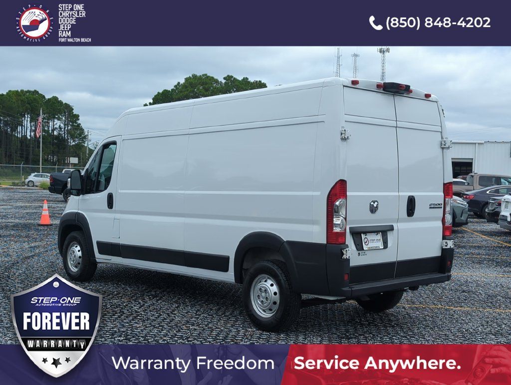 Used 2025 RAM ProMaster 2500 w/ Convenience Group FWD image 4