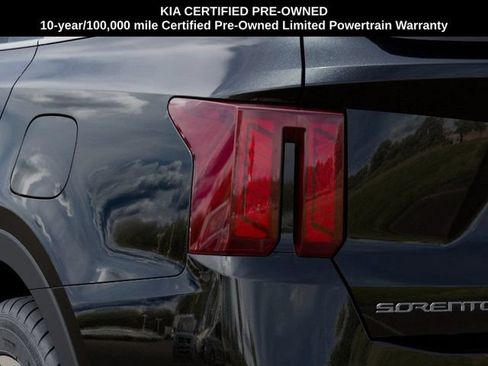 Used 2025 Kia Sorento EX AWD/4WD image 11
