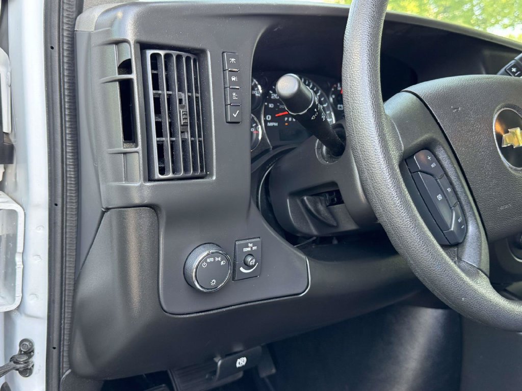 Used 2025 Chevrolet Express 2500 w/ Driver Convenience Package RWD image 10