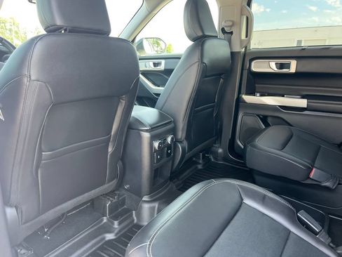 Used 2021 Ford Explorer Limited w/ Equipment Group 301A AWD/4WD image 37