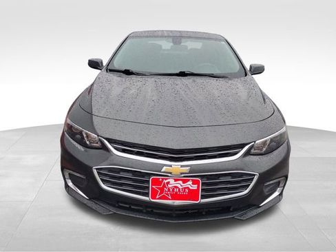 Used 2017 Chevrolet Malibu LT image 9