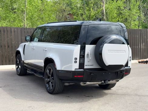 New 2026 Land Rover Defender 130 X-Dynamic SE AWD/4WD image 3