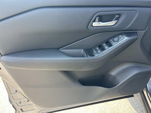 New 2026 Nissan Rogue SV AWD/4WD image 17