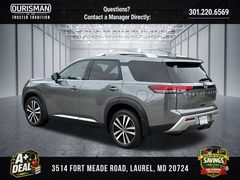 Used 2025 Nissan Pathfinder Platinum w/ Cargo Package AWD/4WD image 3