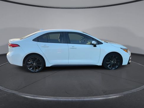 Used 2023 Toyota Corolla SE FWD image 9