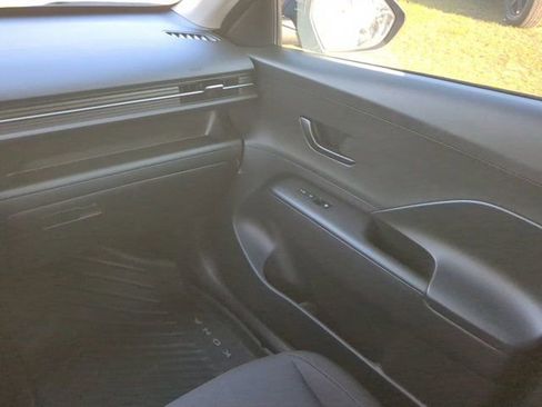 Used 2025 Hyundai Kona SEL FWD image 16