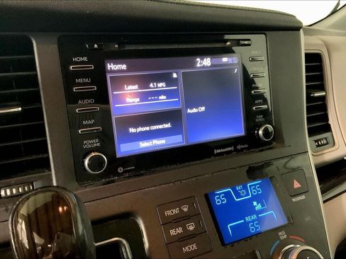 Used 2020 Toyota Sienna XLE FWD image 6
