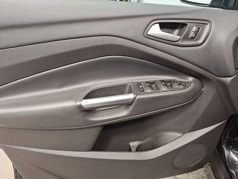 Used 2018 Ford Escape SE w/ SE Sport Appearance Package image 16