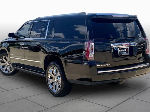 Used 2016 GMC Yukon XL Denali w/ Open Road Package AWD/4WD image 12