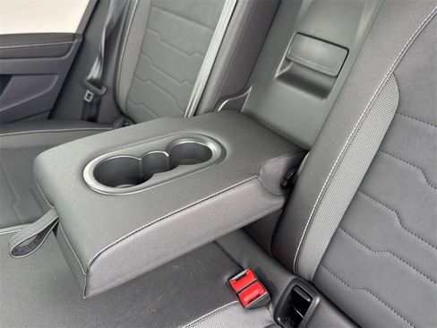 New 2025 Volkswagen Taos SE image 28