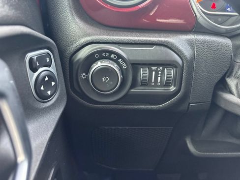 Used 2021 Jeep Wrangler Unlimited Sport AWD/4WD image 31