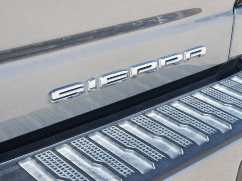 Used 2024 GMC Sierra 2500 Denali Ultimate AWD/4WD image 12