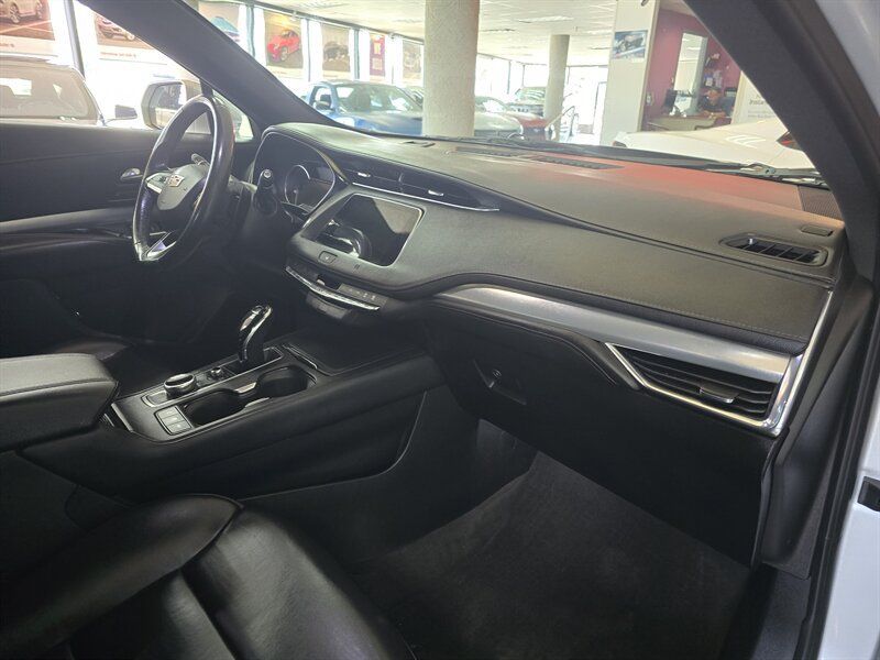 Used 2020 Cadillac XT4 Premium Luxury FWD image 18