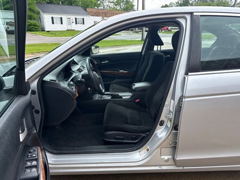 Used 2011 Honda Accord EX image 10
