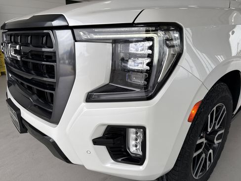 Used 2023 GMC Yukon AT4 w/ AT4 Premium Plus Package image 4