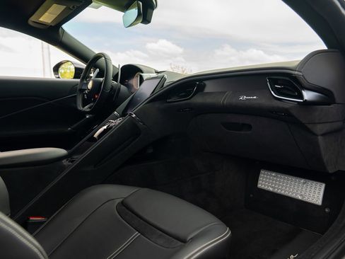 Certified 2022 Ferrari Roma image 44