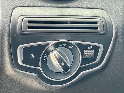 Certified 2022 Mercedes-Benz GLC 300 4MATIC image 36