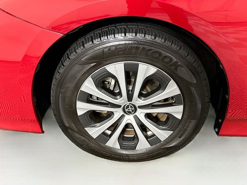 Used 2021 Toyota Prius Prime XLE image 11