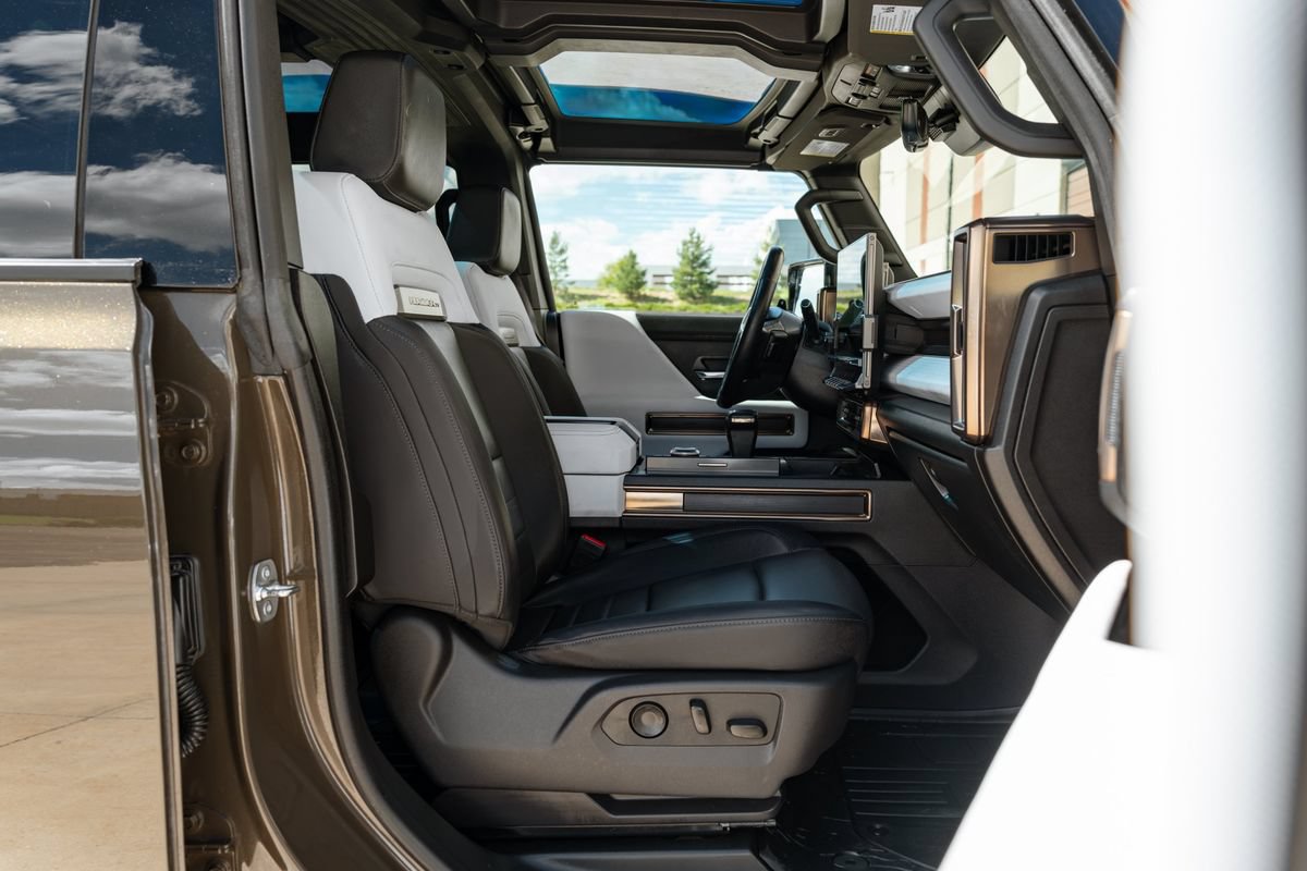 Used 2024 GMC Hummer EV 3X AWD/4WD image 38