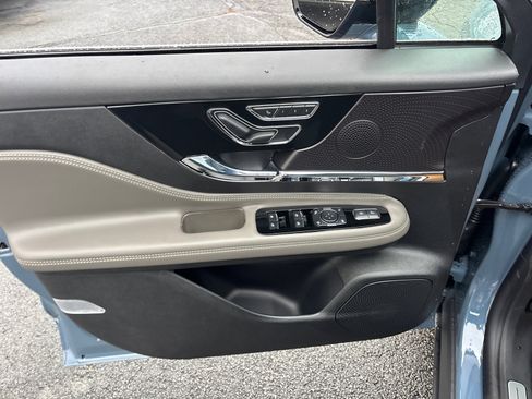 New 2026 Lincoln Corsair Premiere image 11