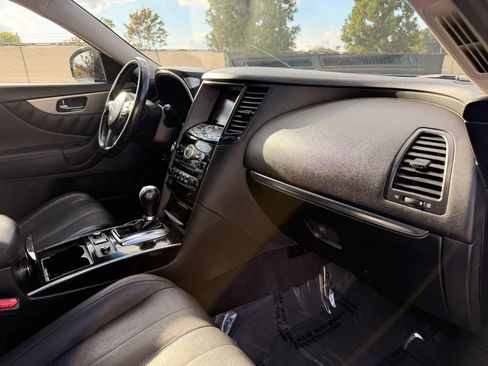 Used 2017 INFINITI QX70 AWD image 19