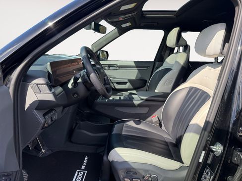 Used 2024 Kia EV9 GT-Line image 10