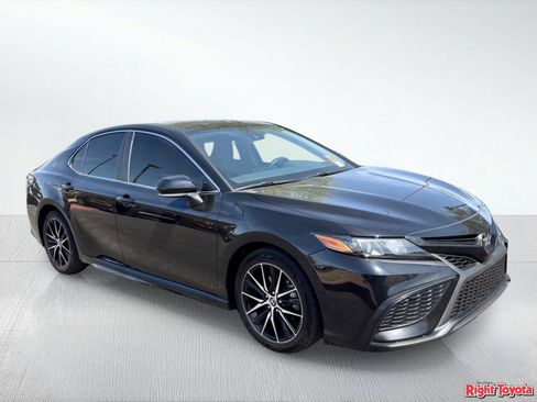 Certified 2022 Toyota Camry SE FWD image 8