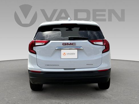Used 2024 GMC Terrain SLE AWD/4WD image 18