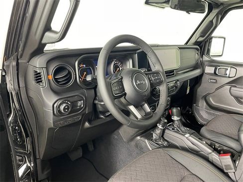 New 2025 Jeep Gladiator Mojave w/ Convenience Group image 2