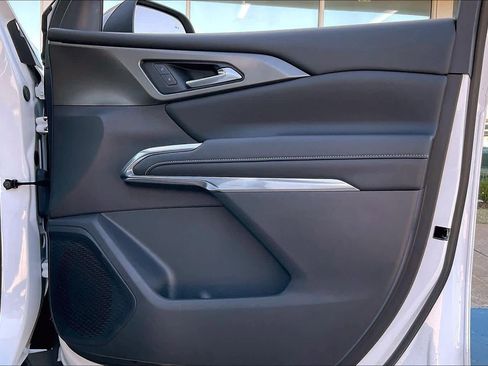 Certified 2025 Chevrolet Traverse LT image 21