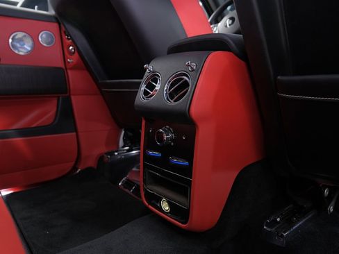 Used 2021 Rolls-Royce Cullinan image 44