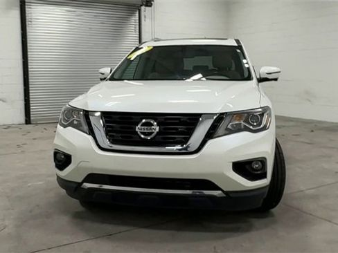 Used 2017 Nissan Pathfinder Platinum image 6