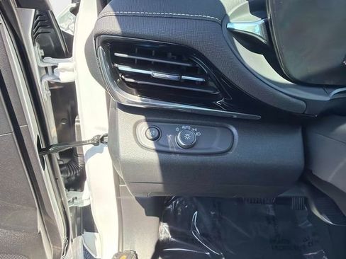 New 2026 Buick Envista Sport Touring FWD image 30