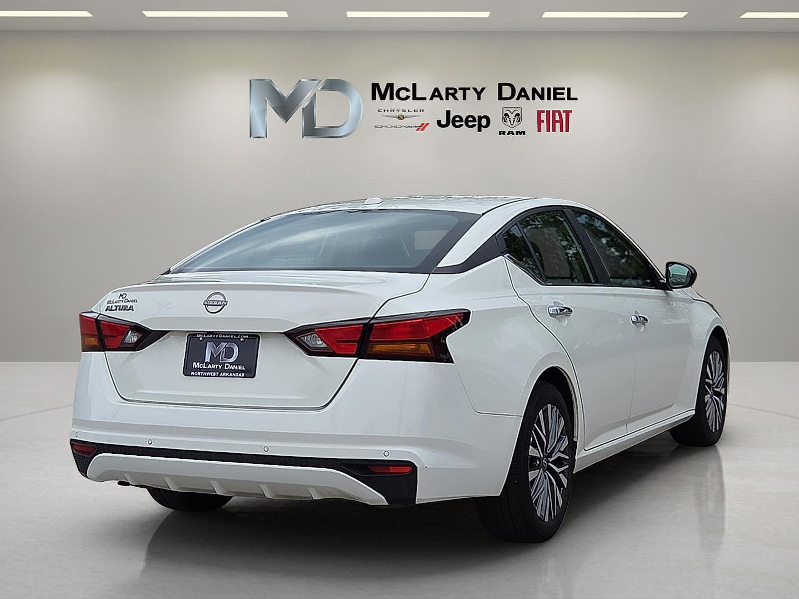 Used 2025 Nissan Altima 2.5 SV FWD image 5