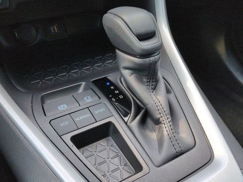 Certified 2025 Toyota RAV4 LE FWD image 15