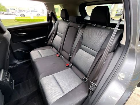 Used 2024 Nissan Rogue SV image 19