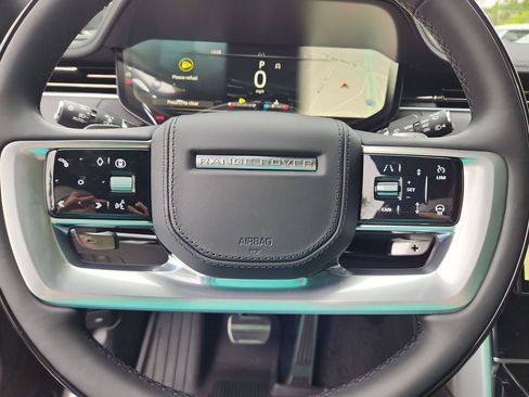 New 2026 Land Rover Range Rover Long Wheelbase SE AWD/4WD image 18