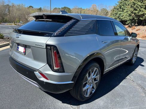 Used 2025 Cadillac Optiq Luxury 1 image 22