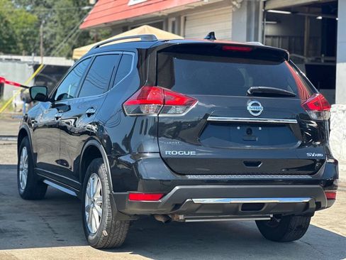 Used 2017 Nissan Rogue SV w/ SV Premium Package AWD/4WD image 9