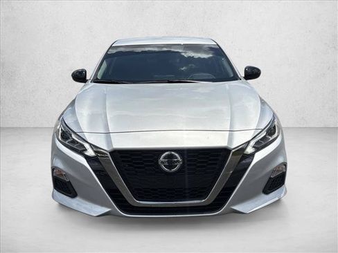 Used 2021 Nissan Altima 2.5 SR FWD image 2
