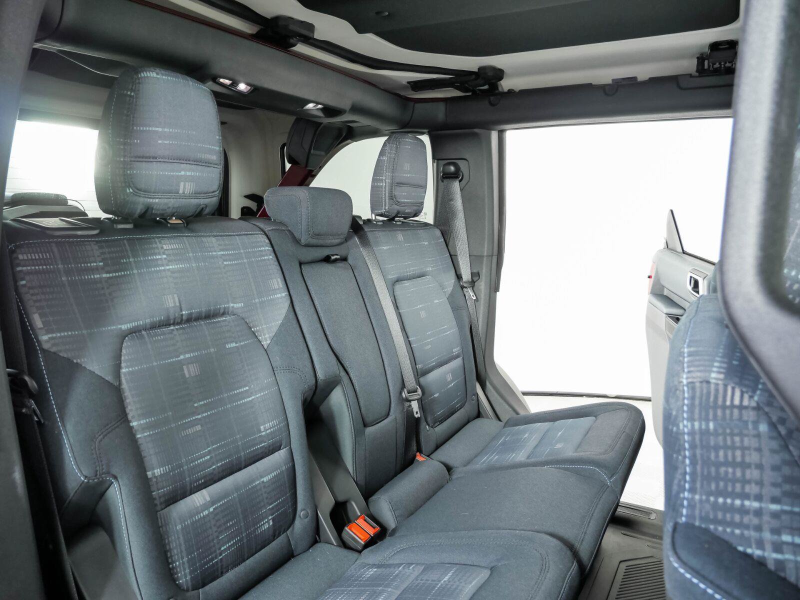 Used 2025 Ford Bronco Heritage Edition AWD/4WD image 19