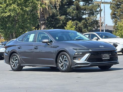 Used 2026 Hyundai Sonata Blue FWD image 5