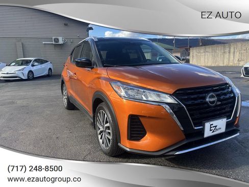 Used 2023 Nissan Kicks SV image 1