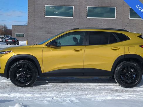 Used 2024 Chevrolet Trax ACTIV w/ Driver Confidence Package image 3