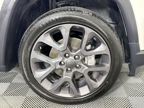 Used 2021 Jeep Compass Latitude image 31