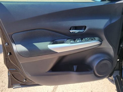 Used 2019 Nissan Kicks SV FWD image 23