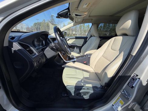 Used 2017 Volvo XC60 T6 Inscription w/ Preferred Option Package image 10