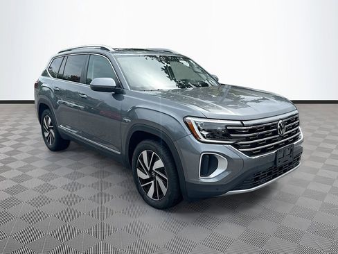 Used 2025 Volkswagen Atlas SEL AWD/4WD image 4