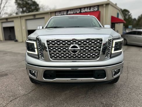 Used 2017 Nissan Titan SL image 8