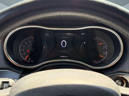 Used 2015 Jeep Grand Cherokee Limited w/ Luxury Group II image 19